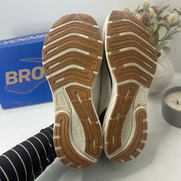 Brooks Anthem 7 Running Sneakers White, Black, Tan 1104391D121 Men\'s 13 main image 8